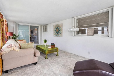 Welcome to refined living in Leisureville Boynton Beach, a - photo 17