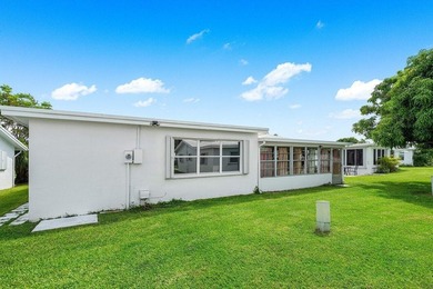 Welcome to refined living in Leisureville Boynton Beach, a - photo 27