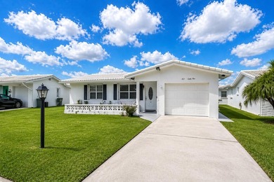 Welcome to refined living in Leisureville Boynton Beach, a - photo 31