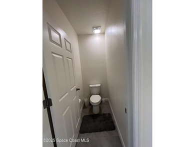 Motivated Seller ! Immaculate two-story on a lake-view corner - photo 32