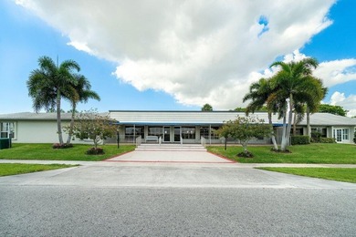 Welcome to refined living in Leisureville Boynton Beach, a - photo 36