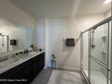 Motivated Seller ! Immaculate two-story on a lake-view corner - photo 41