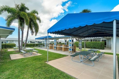 Welcome to refined living in Leisureville Boynton Beach, a - photo 44