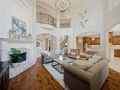 Beautifully appointed Newcastle home in sought-after Country - photo 12
