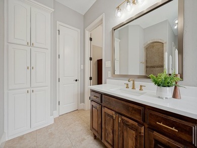 Beautifully appointed Newcastle home in sought-after Country - photo 24
