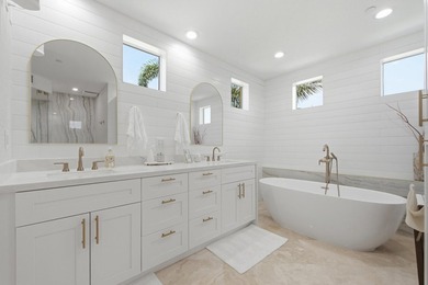 Beautiful 3-bedroom, 3.5-bath townhome on intercoastal located - photo 32