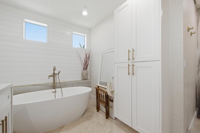 Beautiful 3-bedroom, 3.5-bath townhome on intercoastal located - photo 33