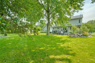 CURB APPEAL! A GREAT FRONT PORCH! A BACKYARD YOU'LL NEVER WANT - photo 45
