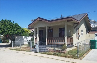 INVESTMENT OPPORTUNITY OR YOUR NEW HOME: This lovely 1923 - photo 2