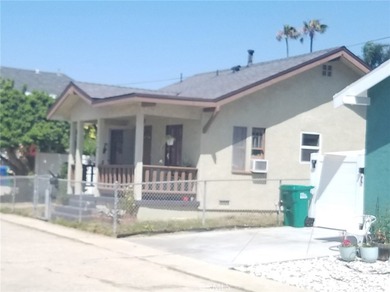 INVESTMENT OPPORTUNITY OR YOUR NEW HOME: This lovely 1923 - photo 3