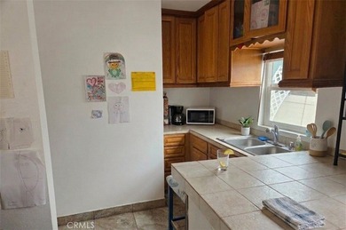 INVESTMENT OPPORTUNITY OR YOUR NEW HOME: This lovely 1923 - photo 6