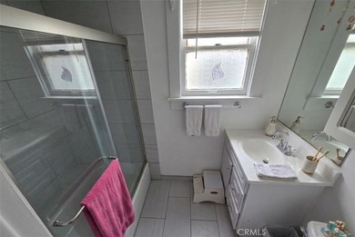 INVESTMENT OPPORTUNITY OR YOUR NEW HOME: This lovely 1923 - photo 9