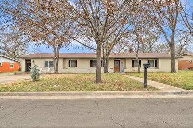 ULTIMATE FLEXIBILITY and LUXURY, REMODELED 4 BED, 3 BATH HOME ON - photo 1