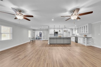 ULTIMATE FLEXIBILITY and LUXURY, REMODELED 4 BED, 3 BATH HOME ON - photo 5