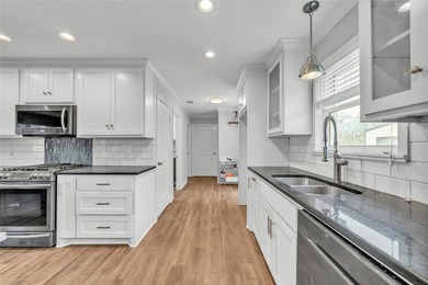 ULTIMATE FLEXIBILITY and LUXURY, REMODELED 4 BED, 3 BATH HOME ON - photo 8