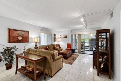 Charming 2nd floor END unit filled w/ natural sunlight from an - photo 12