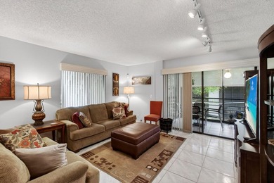 Charming 2nd floor END unit filled w/ natural sunlight from an - photo 16