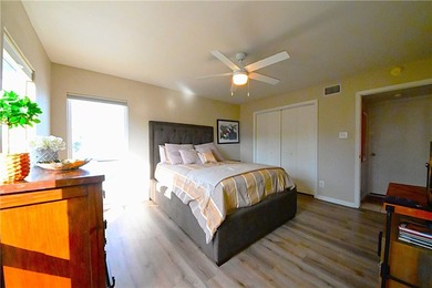 Second story Condo in Jackson's Landing with two car garage, two - photo 19