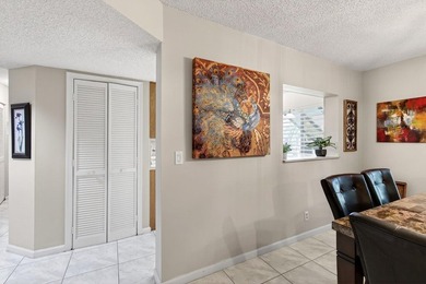 Charming 2nd floor END unit filled w/ natural sunlight from an - photo 20