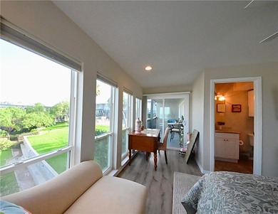 Second story Condo in Jackson's Landing with two car garage, two - photo 23