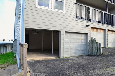 Second story Condo in Jackson's Landing with two car garage, two - photo 31