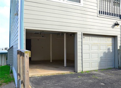 Second story Condo in Jackson's Landing with two car garage, two - photo 32