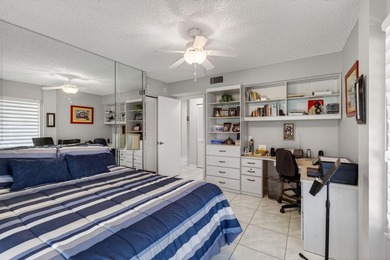 Charming 2nd floor END unit filled w/ natural sunlight from an - photo 34