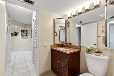 Charming 2nd floor END unit filled w/ natural sunlight from an - photo 36