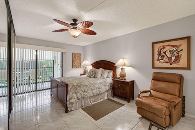 Charming 2nd floor END unit filled w/ natural sunlight from an - photo 39