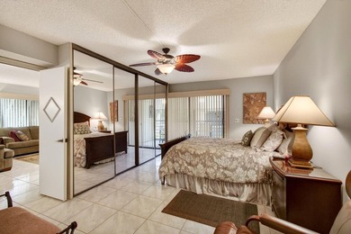 Charming 2nd floor END unit filled w/ natural sunlight from an - photo 41