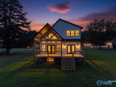 Experience turnkey waterfront living in this brand-new 3-bedroom - photo 44