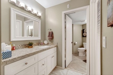 Charming 2nd floor END unit filled w/ natural sunlight from an - photo 45