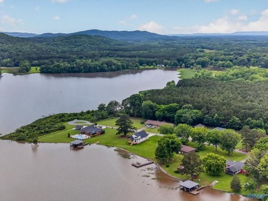 Experience turnkey waterfront living in this brand-new 3-bedroom - photo 48