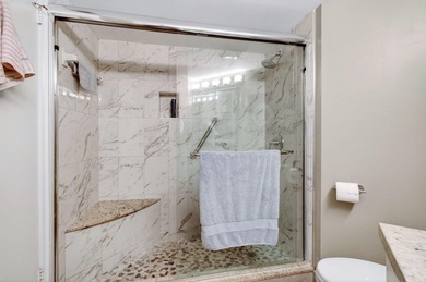 Charming 2nd floor END unit filled w/ natural sunlight from an - photo 49