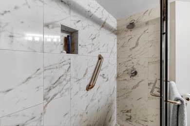 Charming 2nd floor END unit filled w/ natural sunlight from an - photo 50