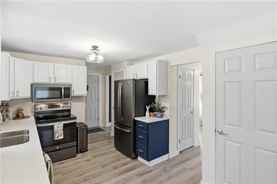 Show-stopping and meticulously maintained, this move-in ready - photo 7
