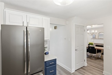 Show-stopping and meticulously maintained, this move-in ready - photo 10
