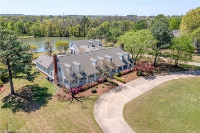 Timeless estate on nearly 5 acres in the gated Wyndermere - photo 1