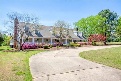 Timeless estate on nearly 5 acres in the gated Wyndermere - photo 7