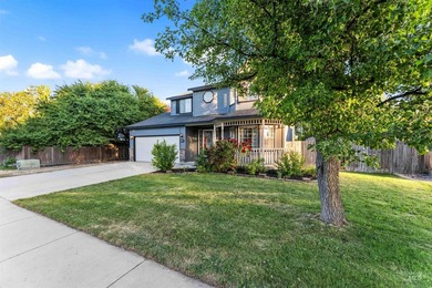 Start packing! This well-maintained 1998 Parade Home features - photo 1