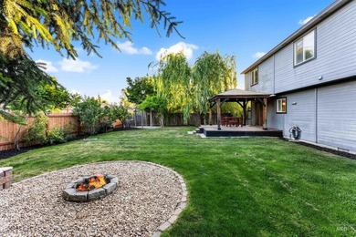 Start packing! This well-maintained 1998 Parade Home features - photo 8