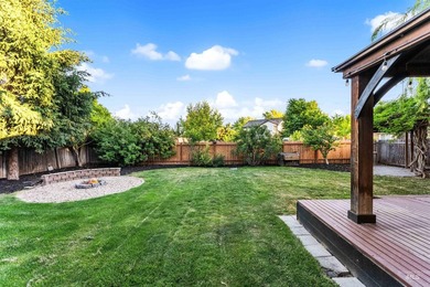 Start packing! This well-maintained 1998 Parade Home features - photo 10