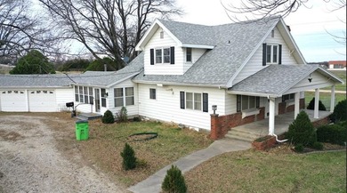 (private lake, pond, creek) Home Sale Pending in Iola Kansas