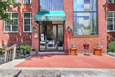 Lake Condo For Sale in Lincoln, Rhode Island