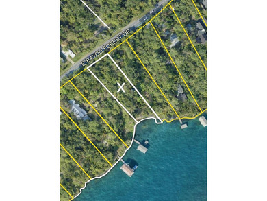 Experience the beauty of bayfront living with this exceptional 0 - photo 1