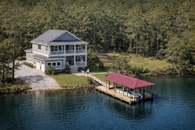 Experience the beauty of bayfront living with this exceptional 0 - photo 3