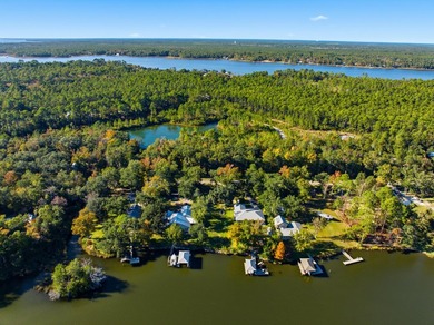 Experience the beauty of bayfront living with this exceptional 0 - photo 10