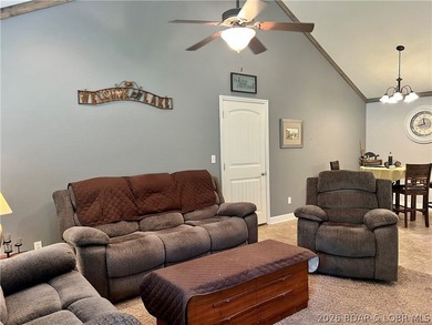 Welcome to this charming 3 bedroom, 2 bath home located in the - photo 2