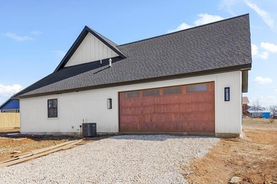 Stunning new-build at Lake Dabinawa, offering high-end - photo 3