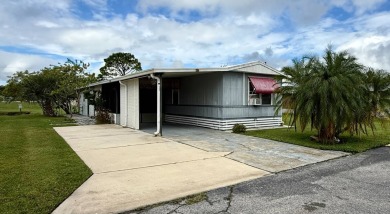 (private lake, pond, creek) Home For Sale in Saint Cloud Florida